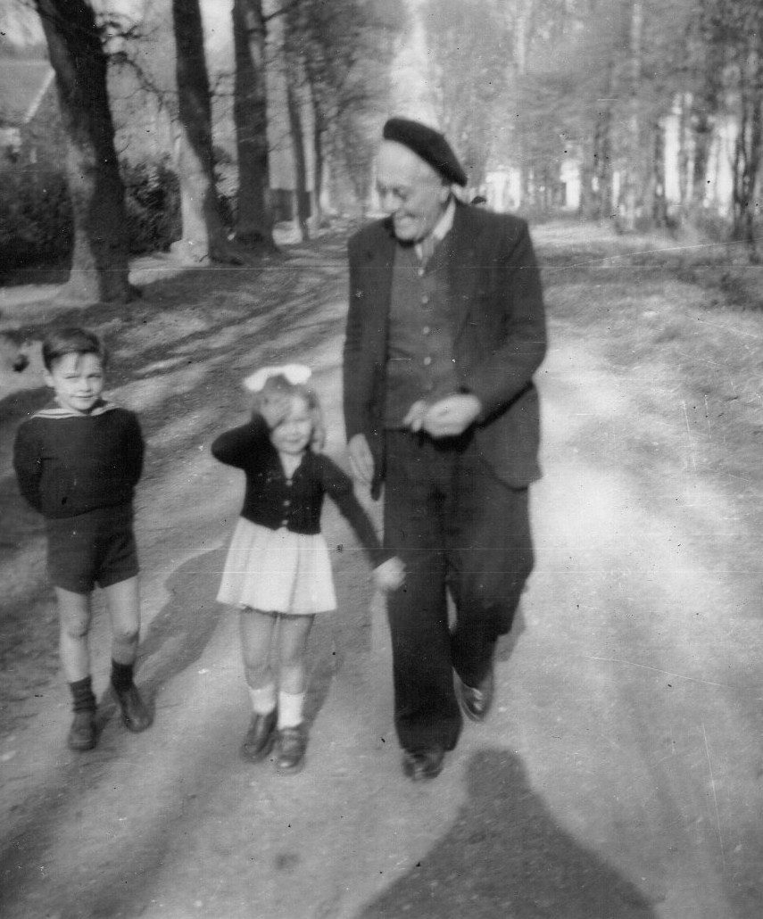 Maurice Pallas et ses petits-enfants